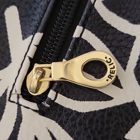 NWOT Relic Oh Happy Day black and white w/ tan adjustable strap crossbody purse - Picture 9 of 11
